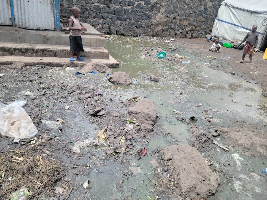 Situation Sanitaire Précaire dans le Camp de Déplacés de MP KAYEMBE à Goma : Un Appel aux Organisations Internationales